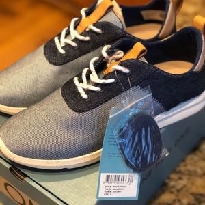 BNIB Cabrillo Sneakers by Toms size 9